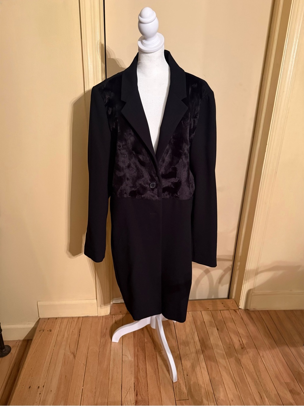 Vince Camuto Tailored Long Blazer / Coat with Velvet Detail
